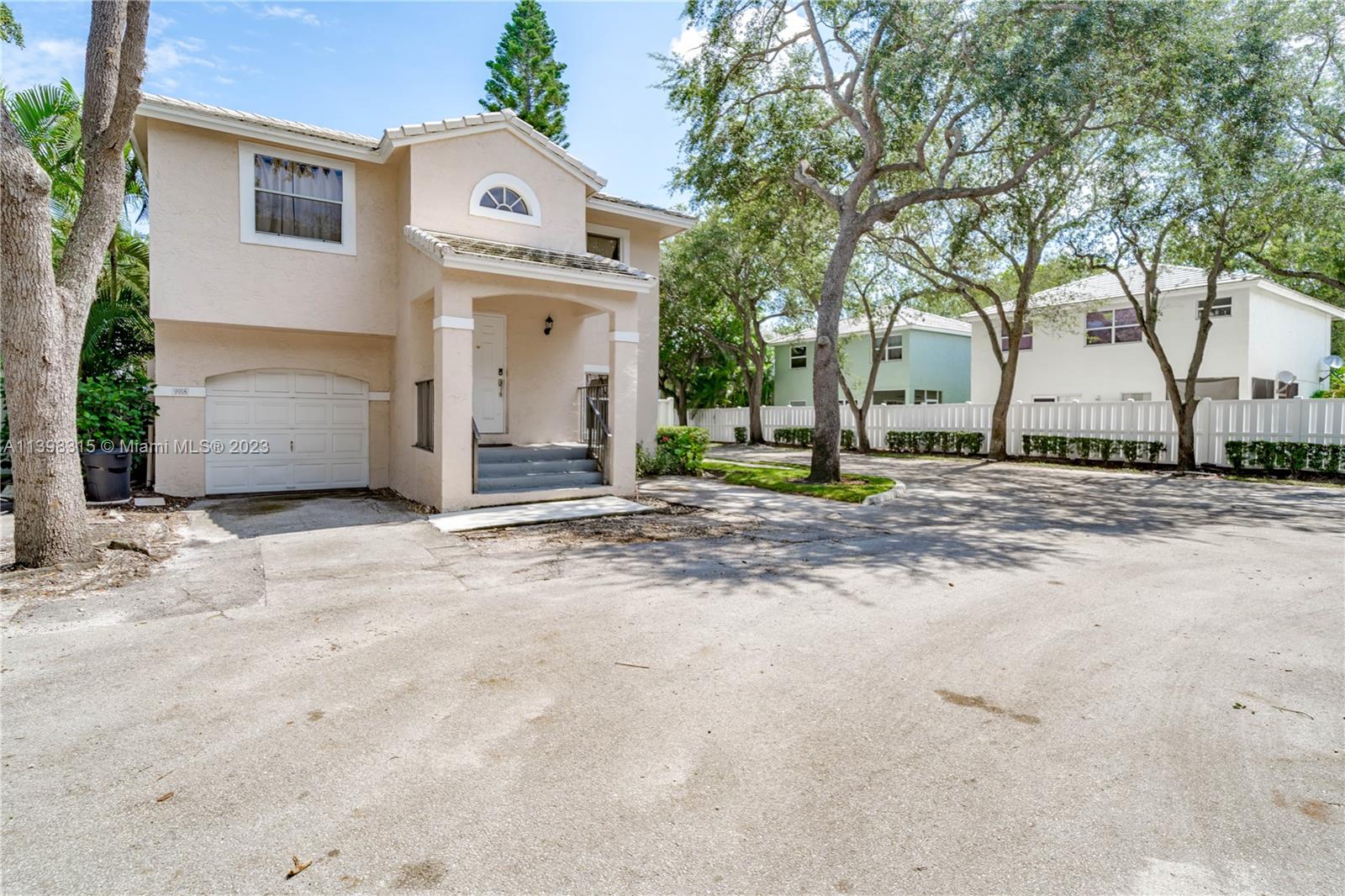 9918 NW 2nd Ct, Plantation, FL 33324