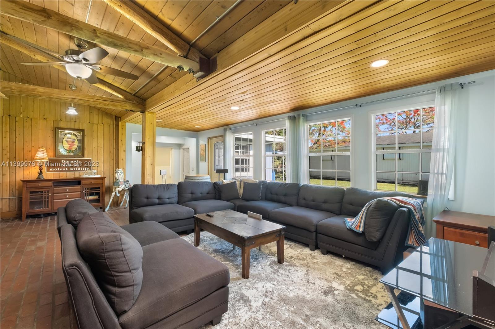 Listing Photo 10