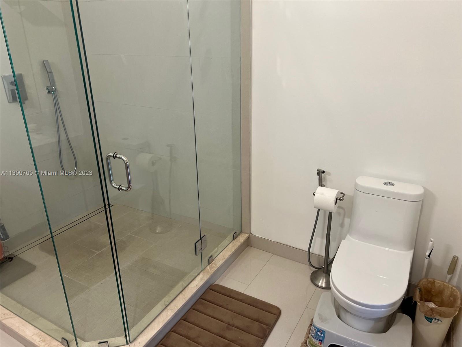 Listing Photo 11
