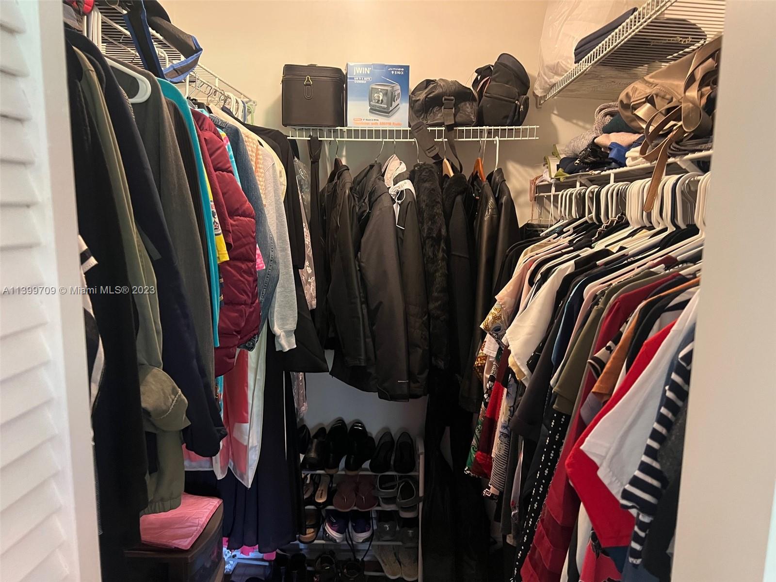 Listing Photo 12