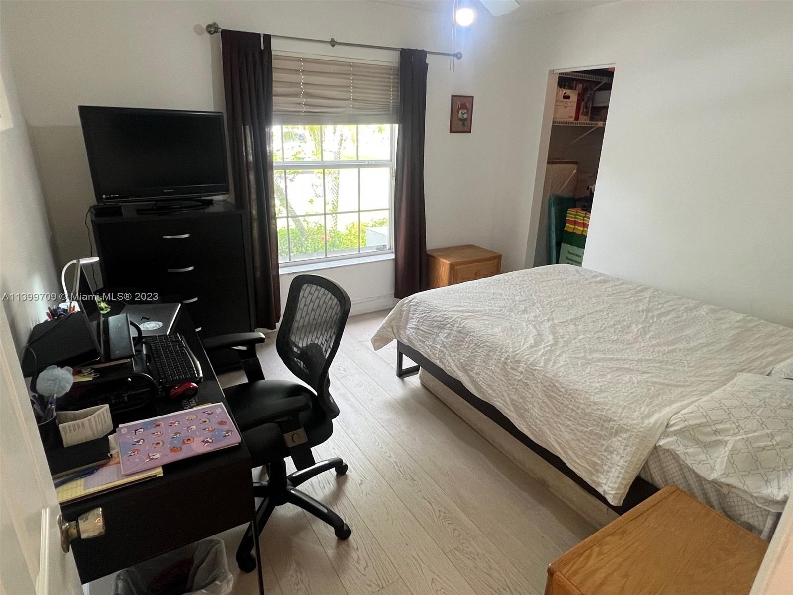 Listing Photo 14