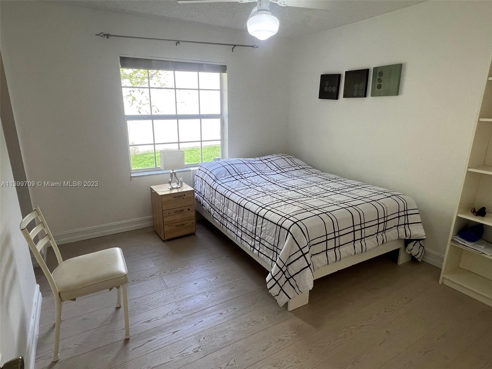 Listing Photo 15