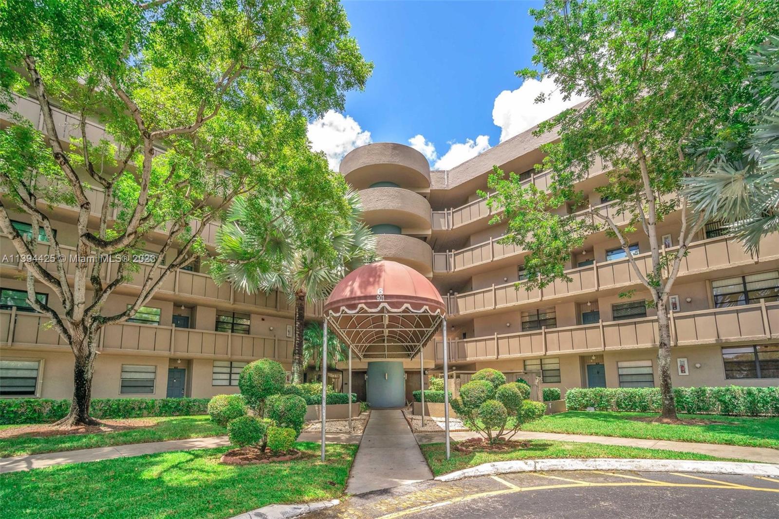 901 Colony Point Cir 507, Pembroke Pines, FL 33026
