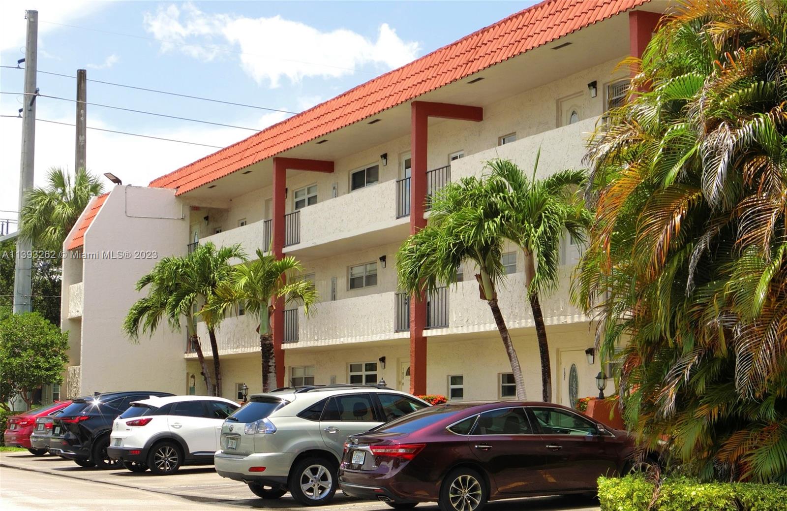 681 S Hollybrook Dr 107, Pembroke Pines, FL 33025