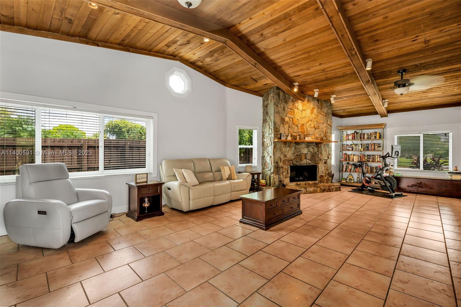 Listing Photo 16