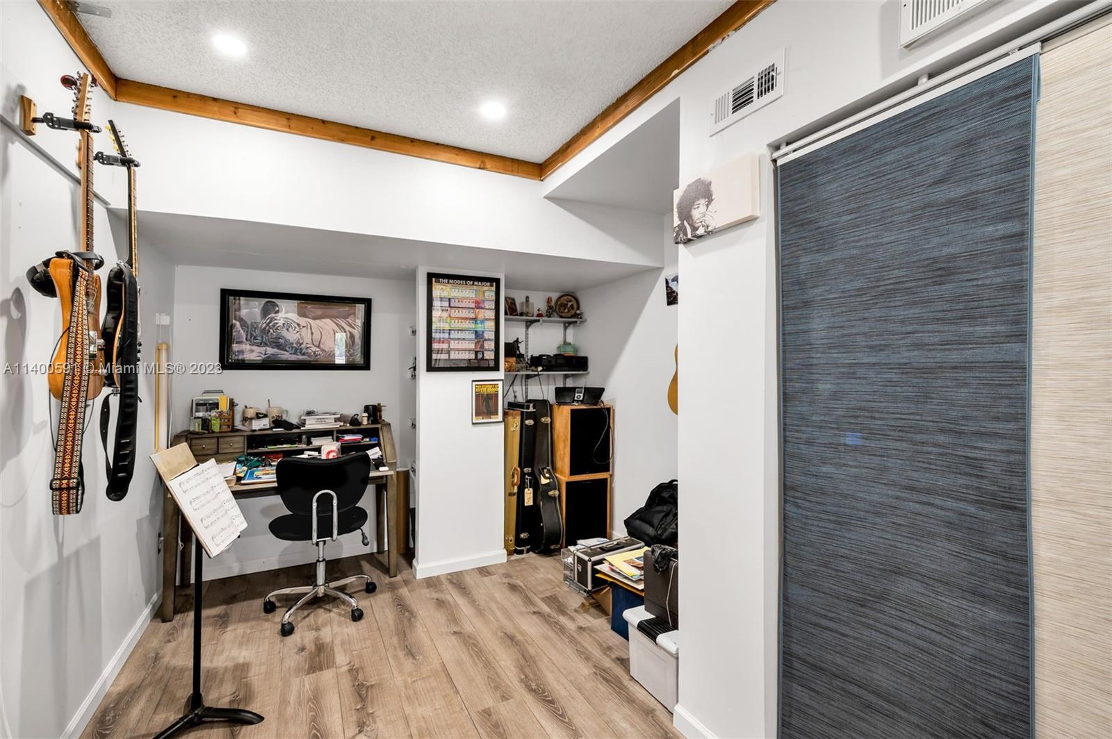 Listing Photo 24
