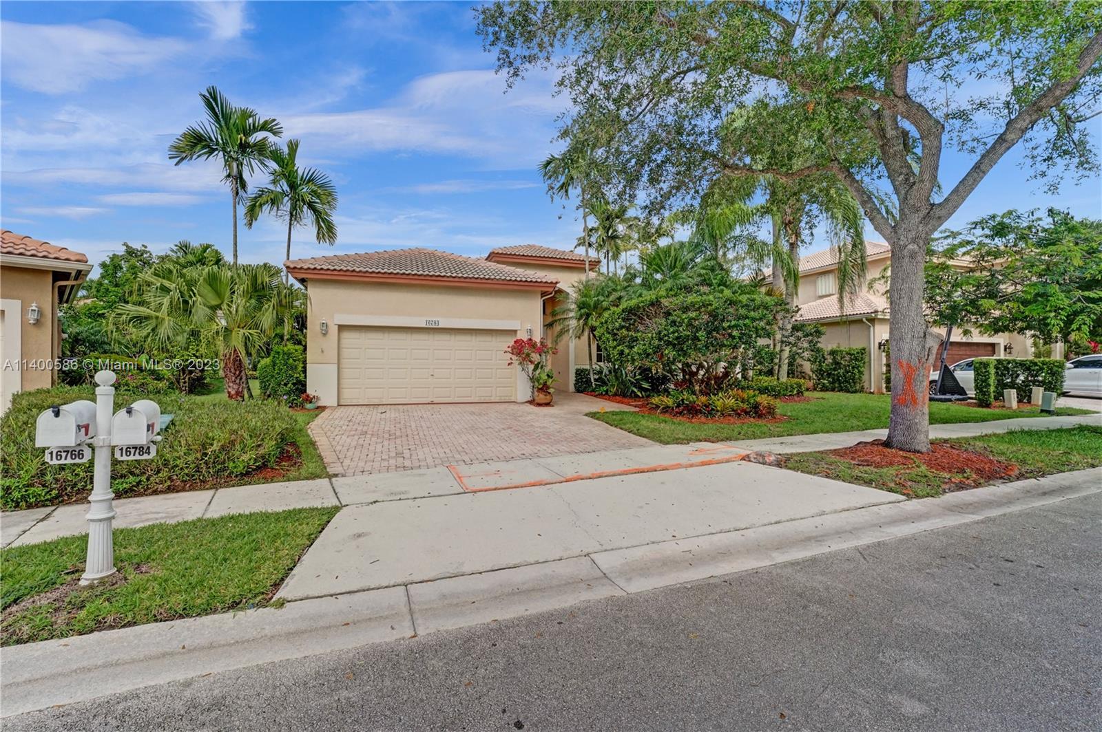 16784 NW 15th St, Pembroke Pines, FL 33028