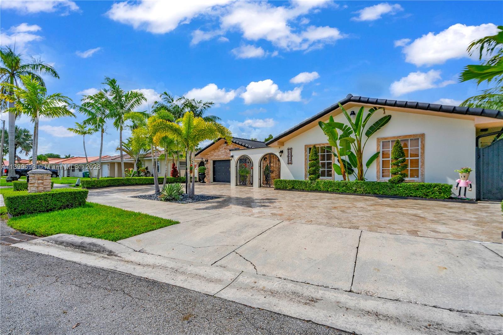 13274 SW 13th St  For Sale A11399693, FL