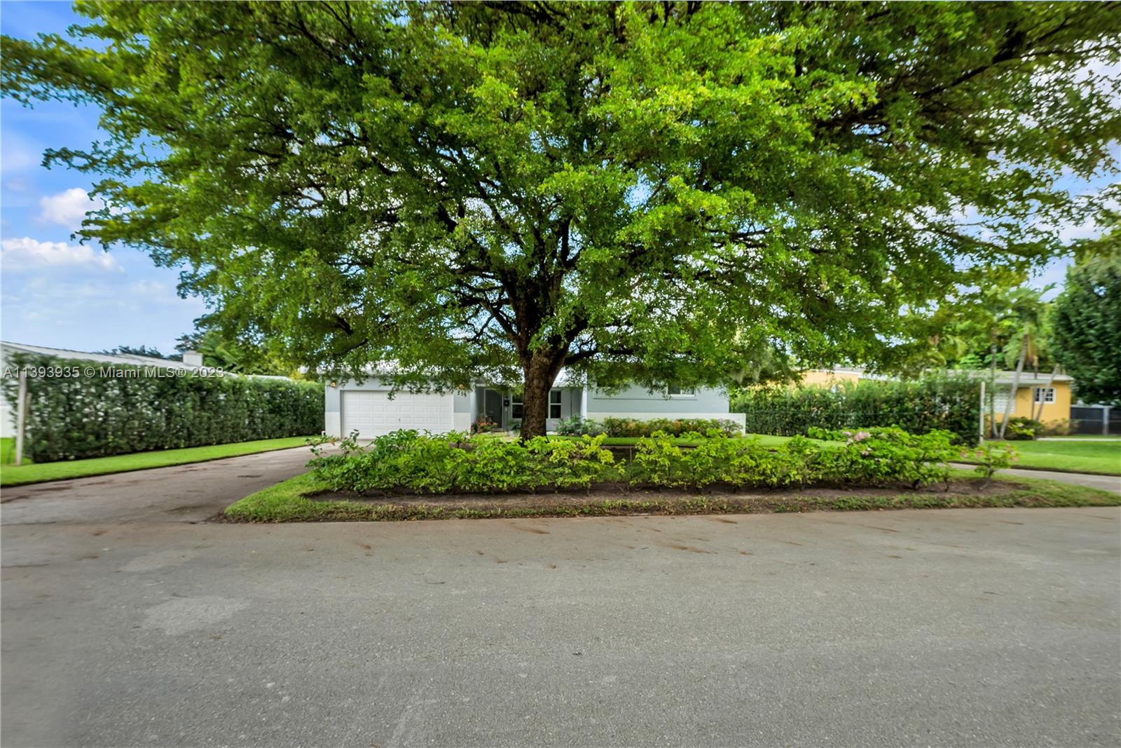 275 Chippewa St, Miami Springs, FL 33166