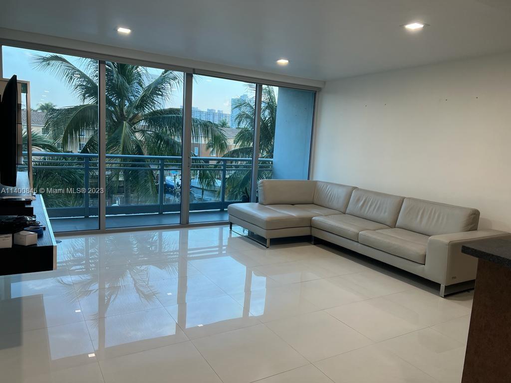 2950 NE 188th St 203, Aventura, FL 33180