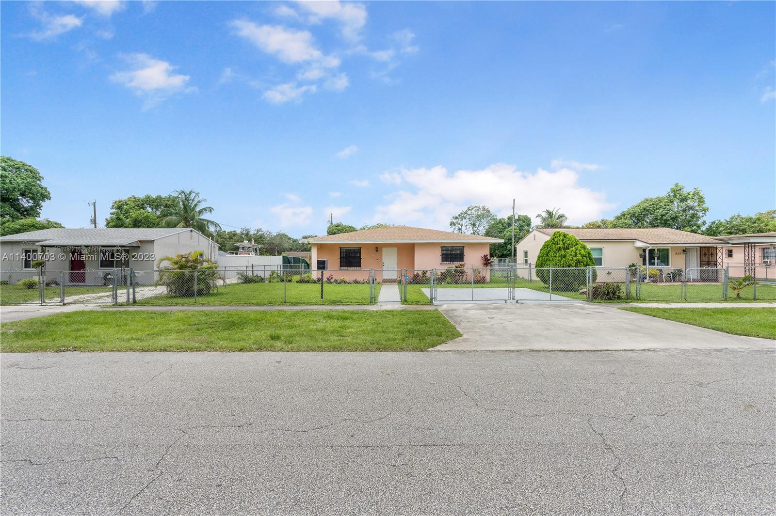 840 NW 128th St, North Miami, FL 33168