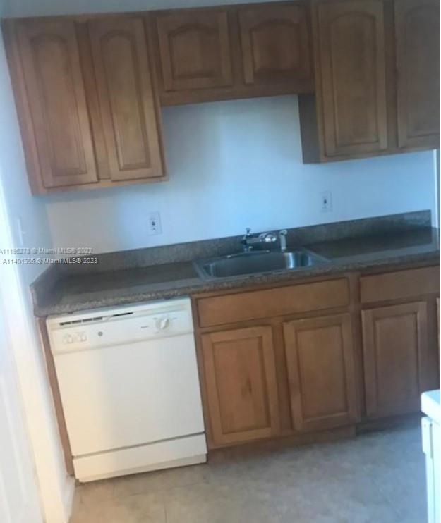 Photo 2 of 15001 NW 11 Court in Miami - MLS A11401306