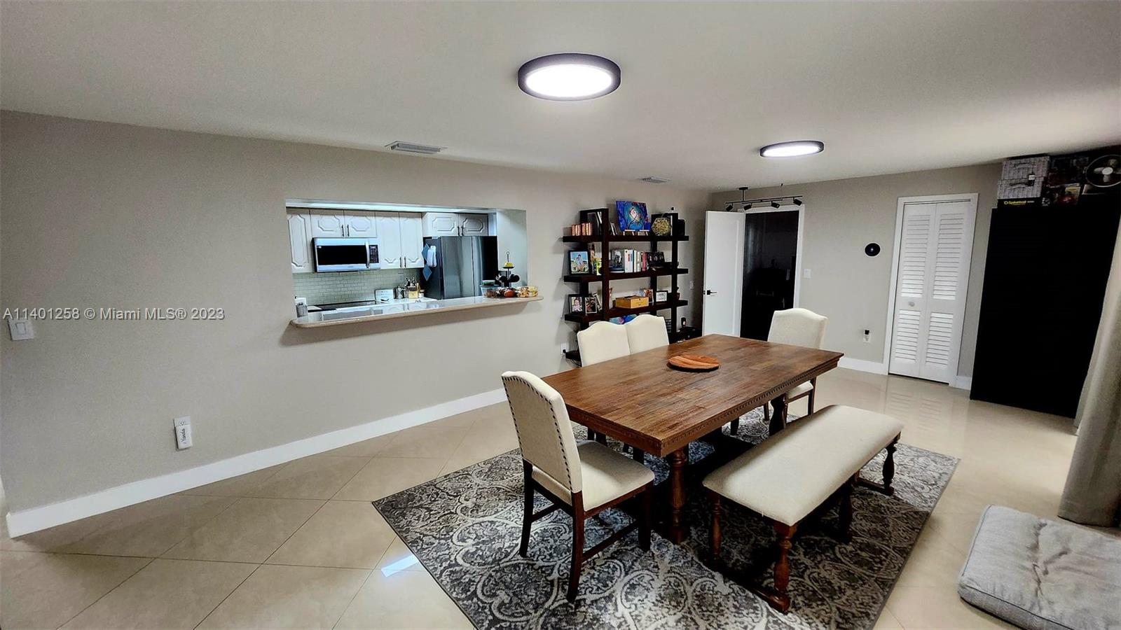 Listing Photo 11