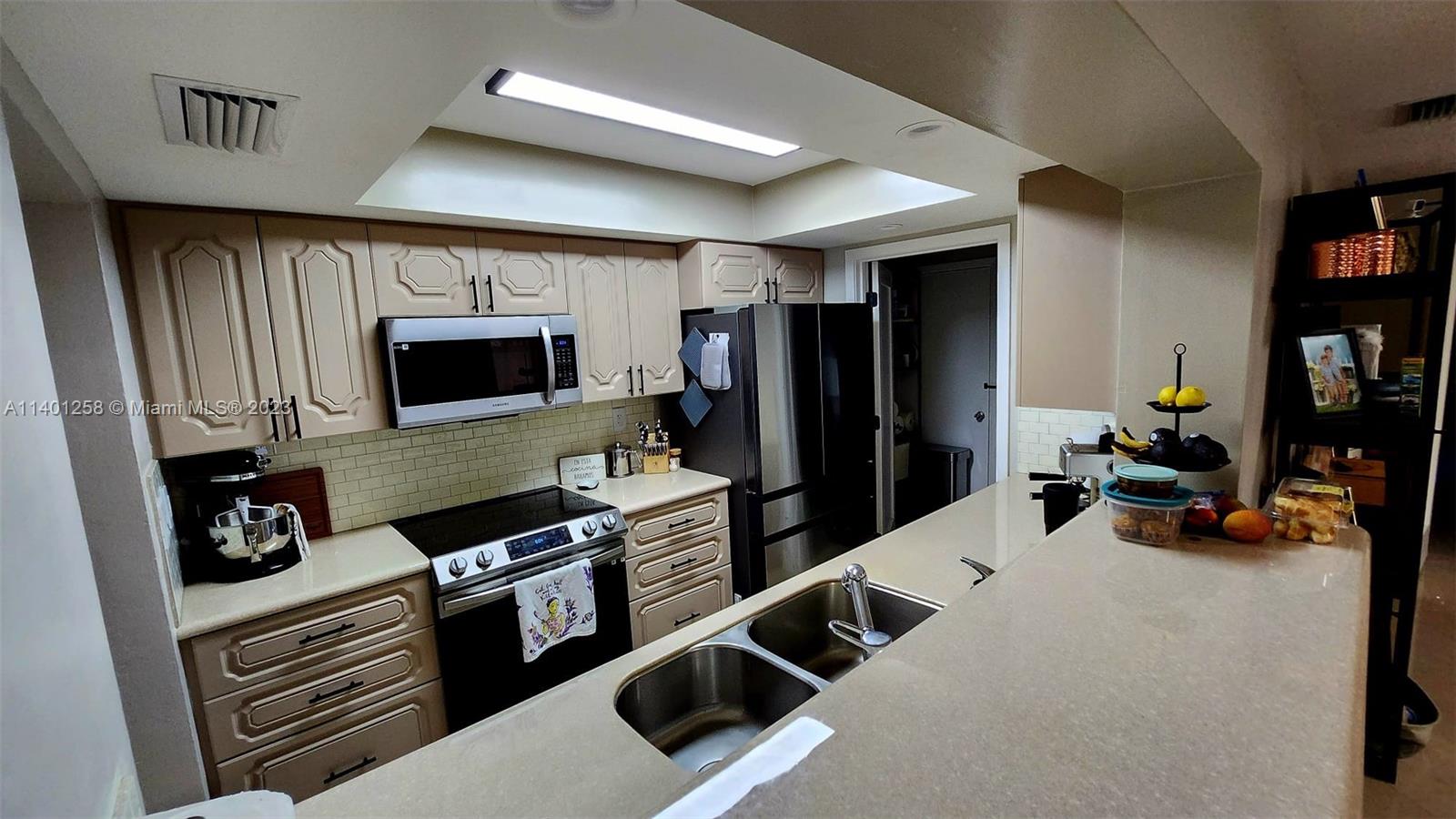 Listing Photo 16