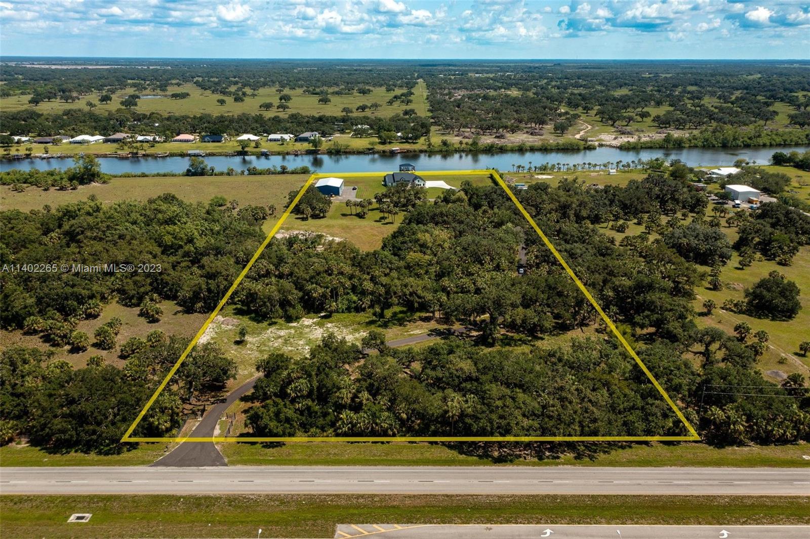 1692 E State Road 80, La Belle, FL 33935