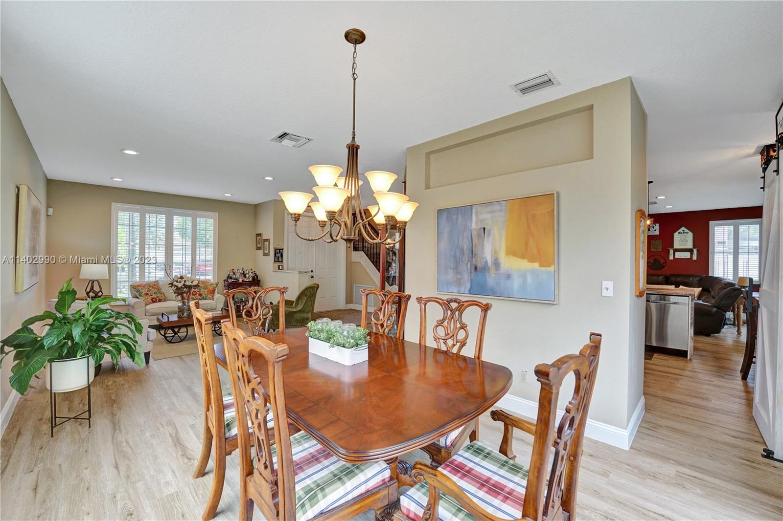 Listing Photo 11
