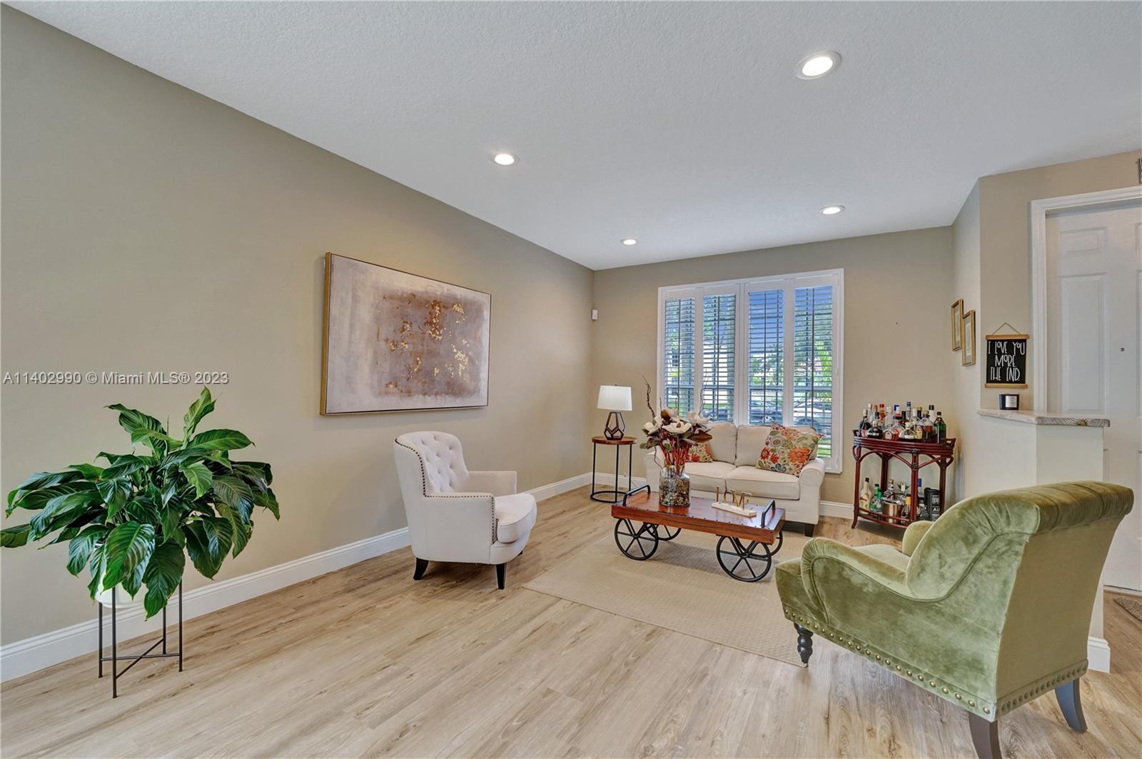 Listing Photo 6