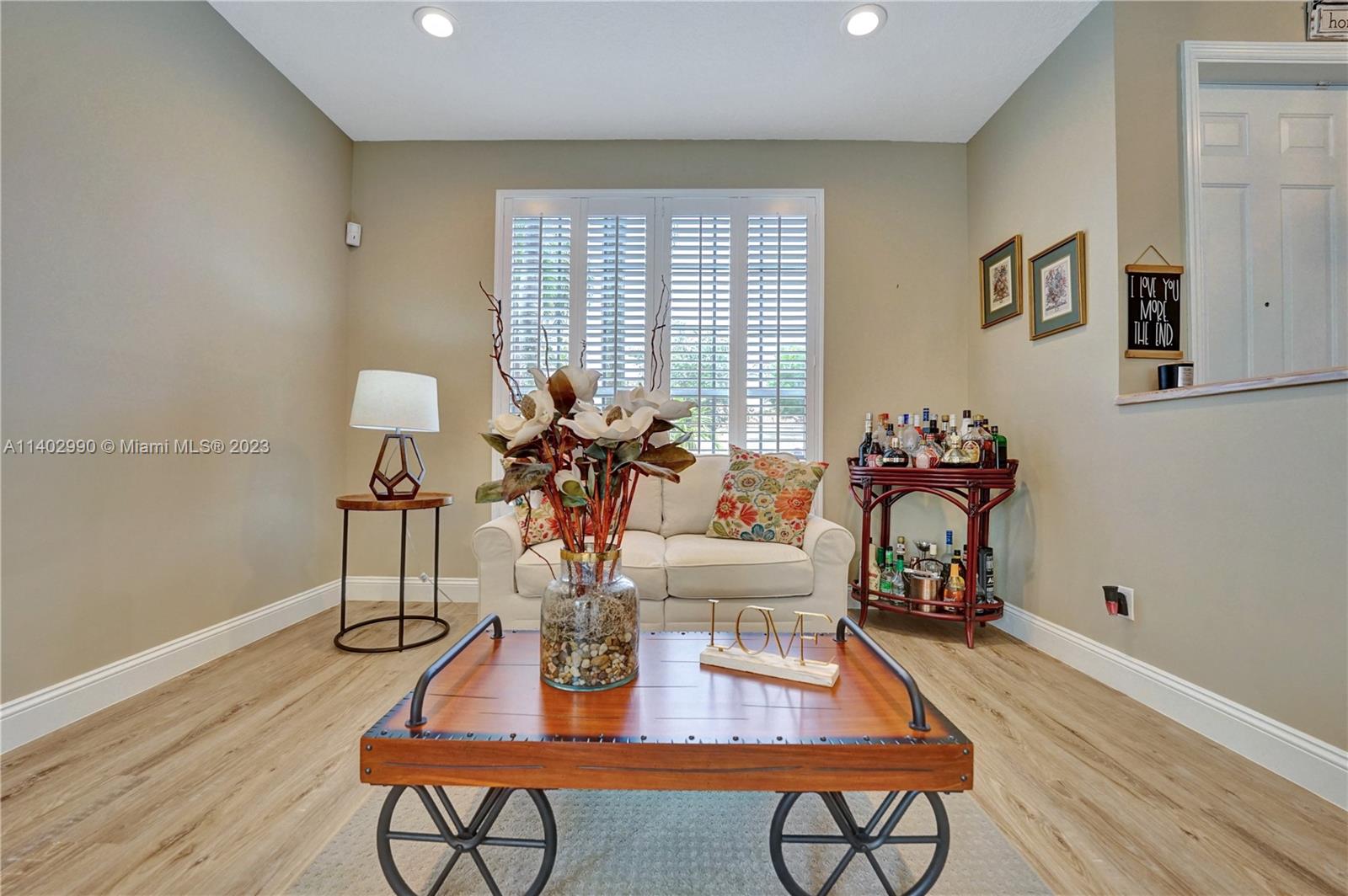 Listing Photo 8
