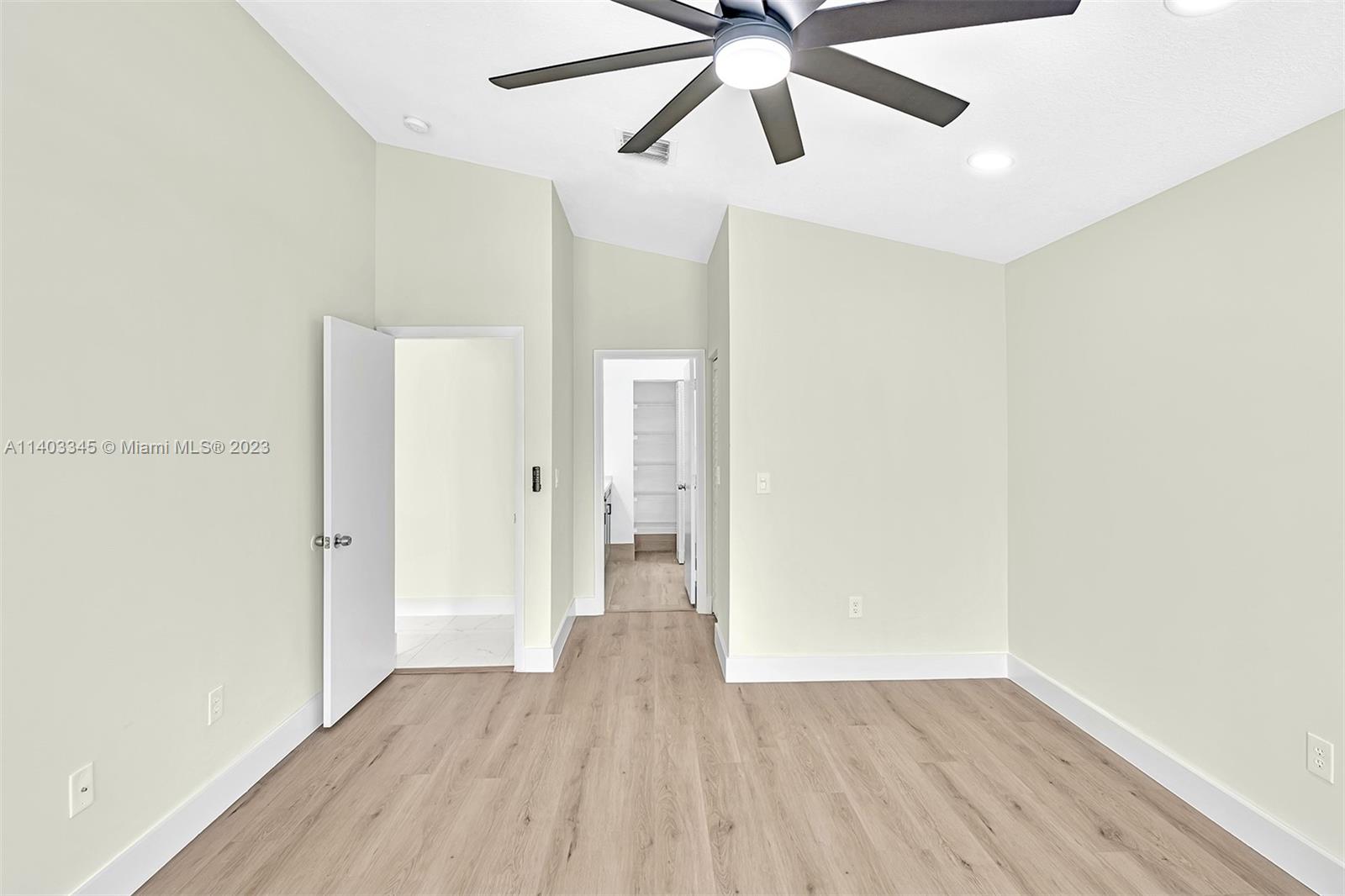 Listing Photo 16