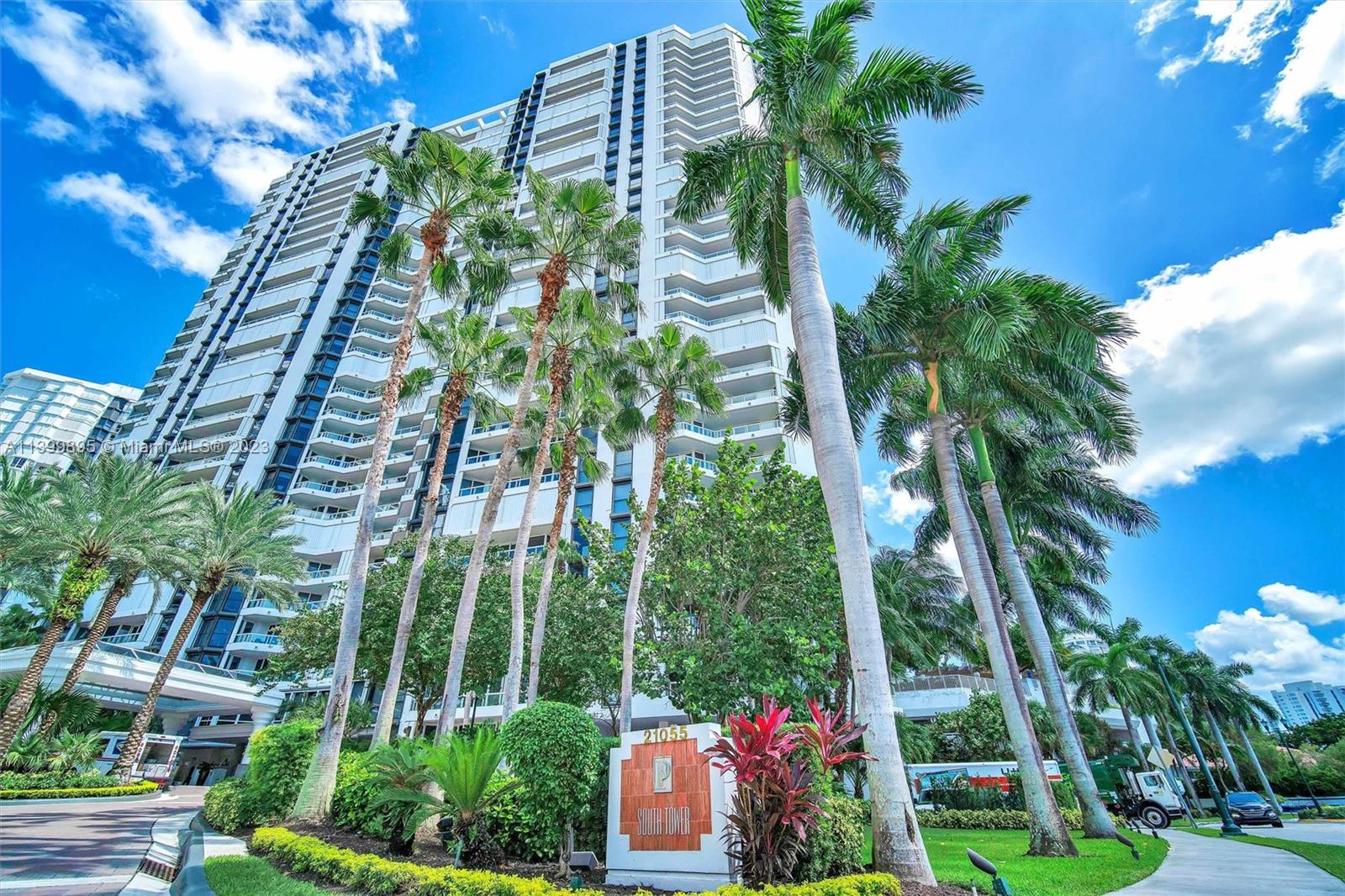 Photo 2 of South Tower At The Point Apt 3103 in Aventura - MLS A11399895