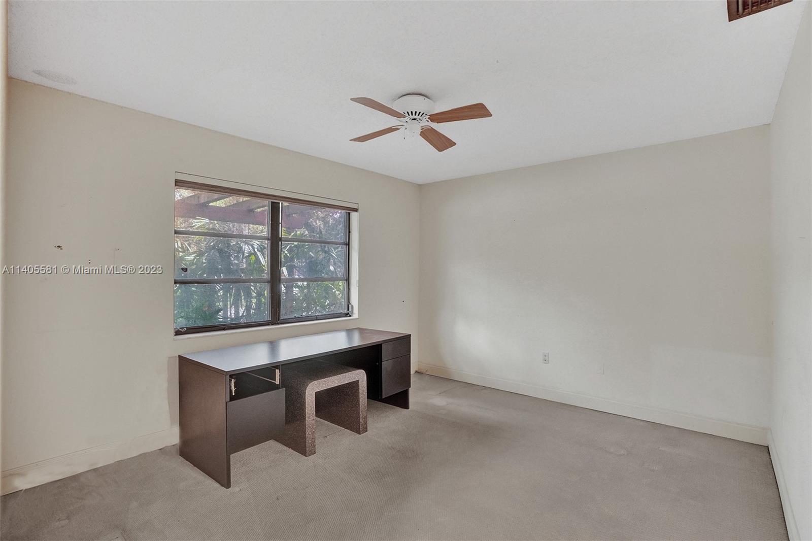 Listing Photo 12