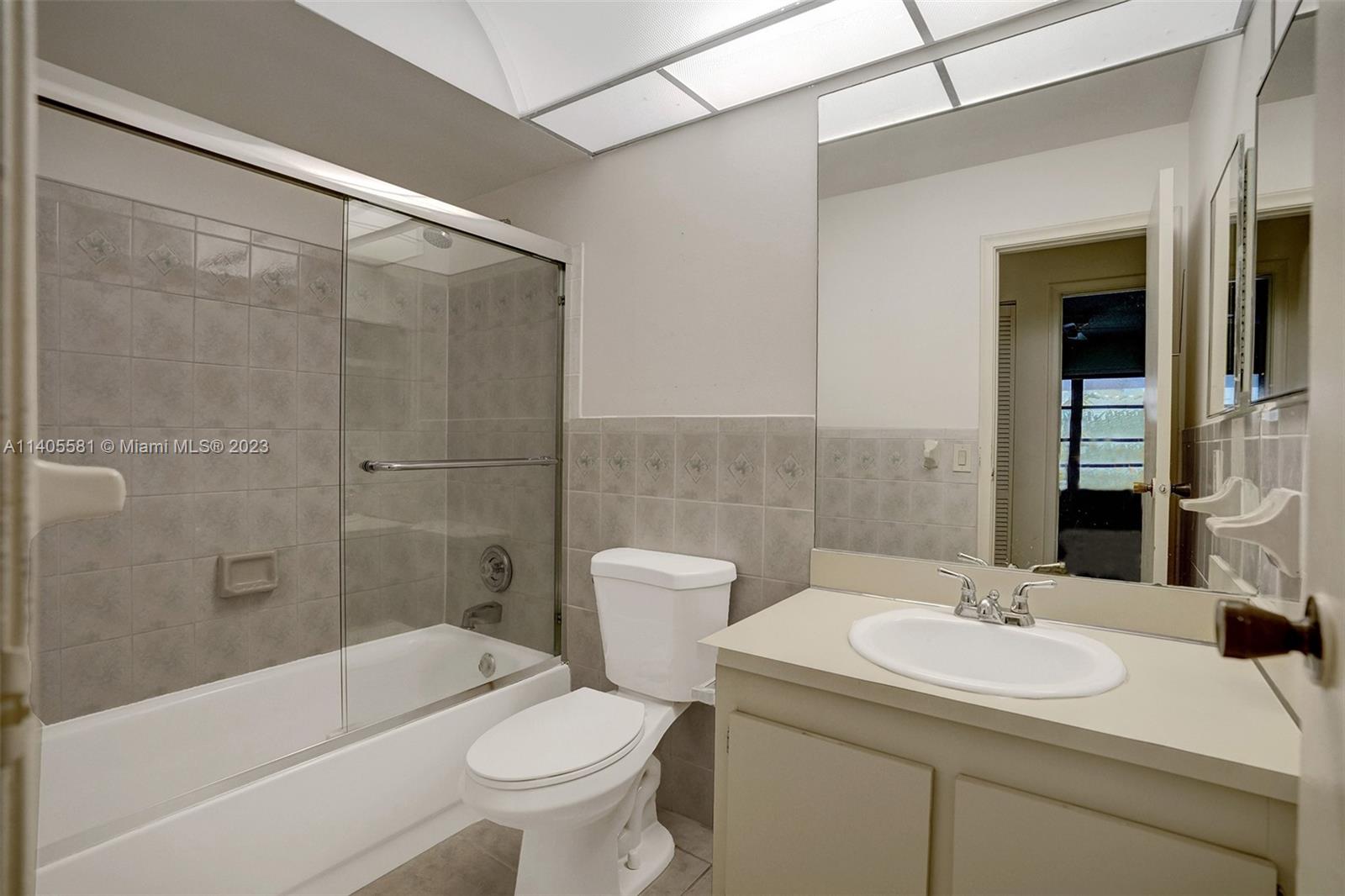Listing Photo 17