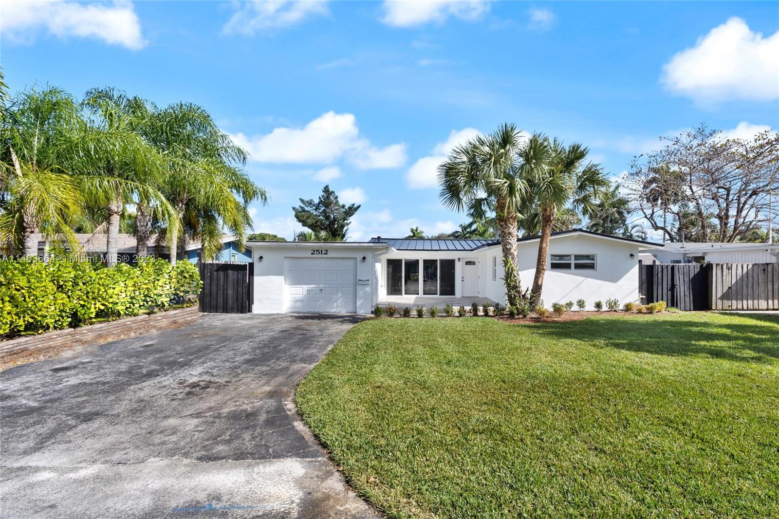Photo 2 of 2512 Gulfstream Ln in Fort Lauderdale - MLS A11403664