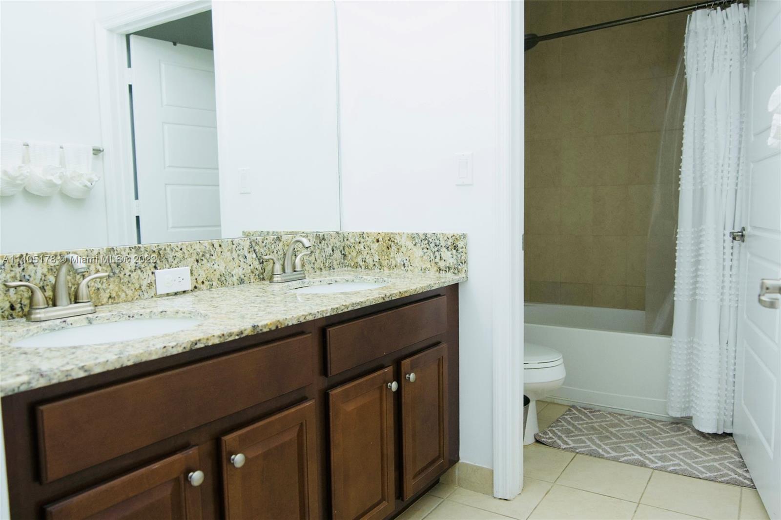 Listing Photo 16