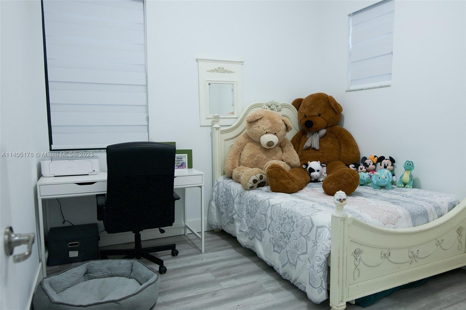 Listing Photo 17