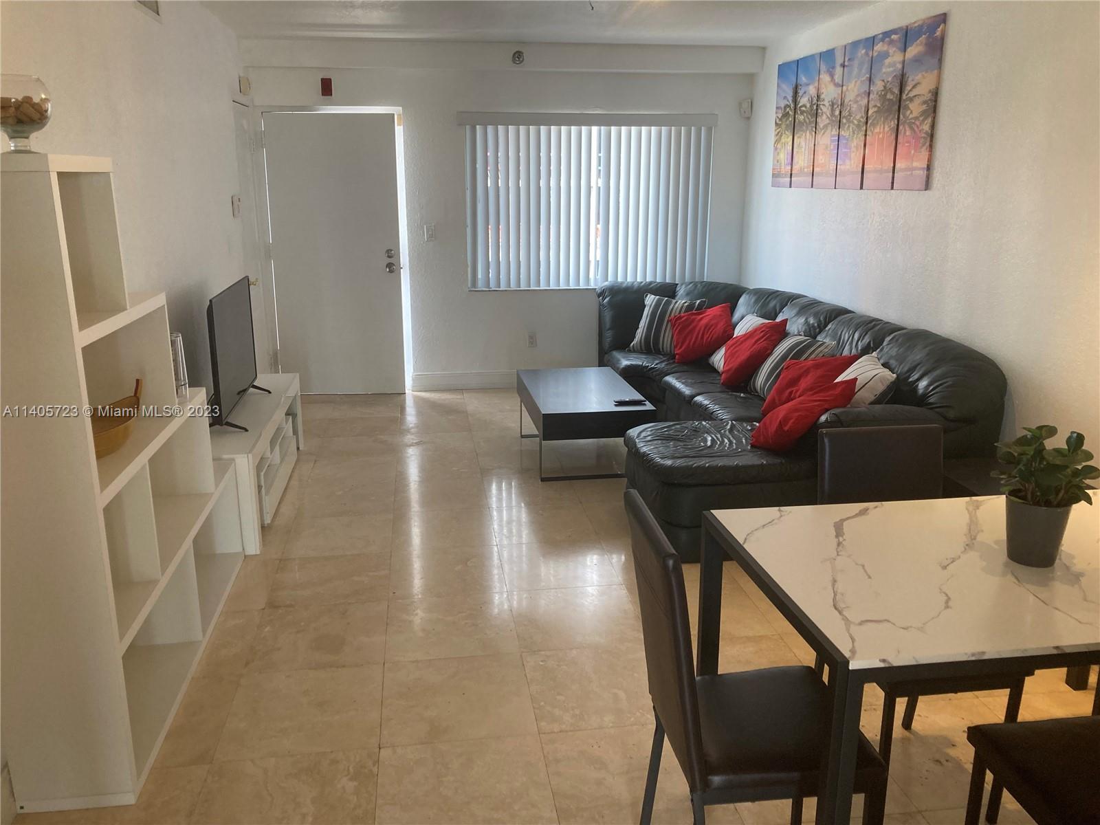 Photo 2 of La Piazza Navona Condo Apt 702 in Miami - MLS A11405723