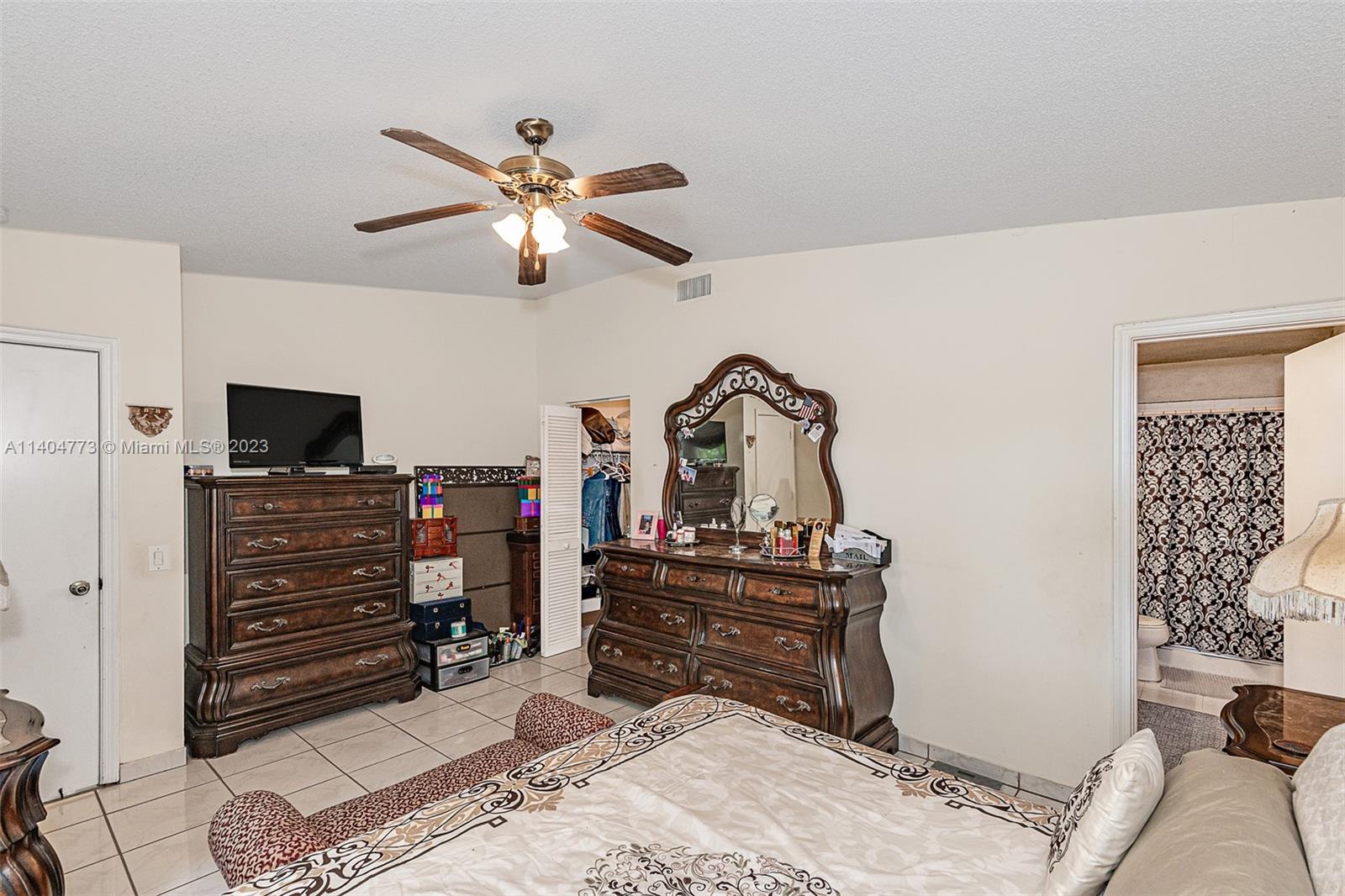 Listing Photo 14