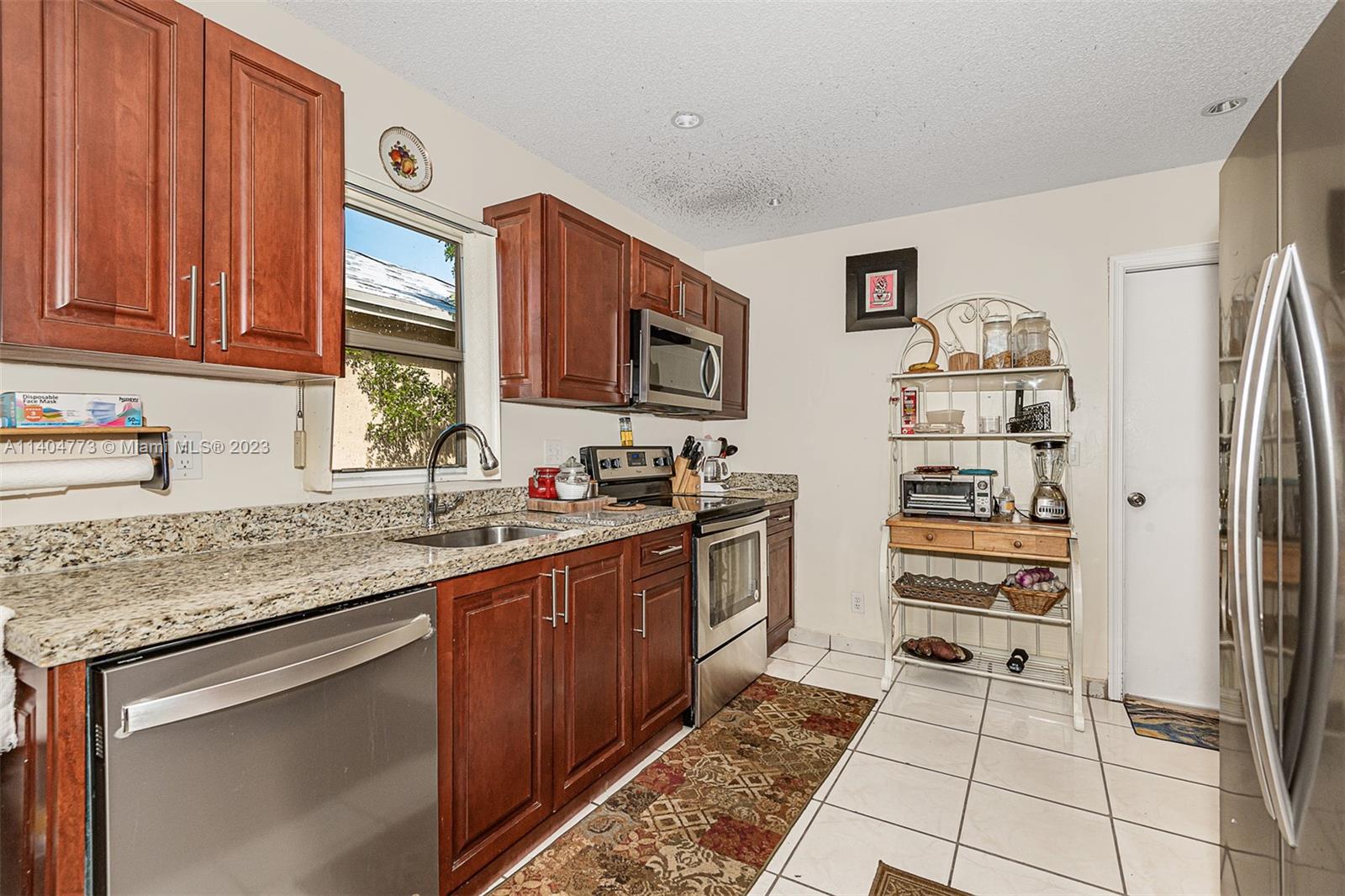 Listing Photo 7