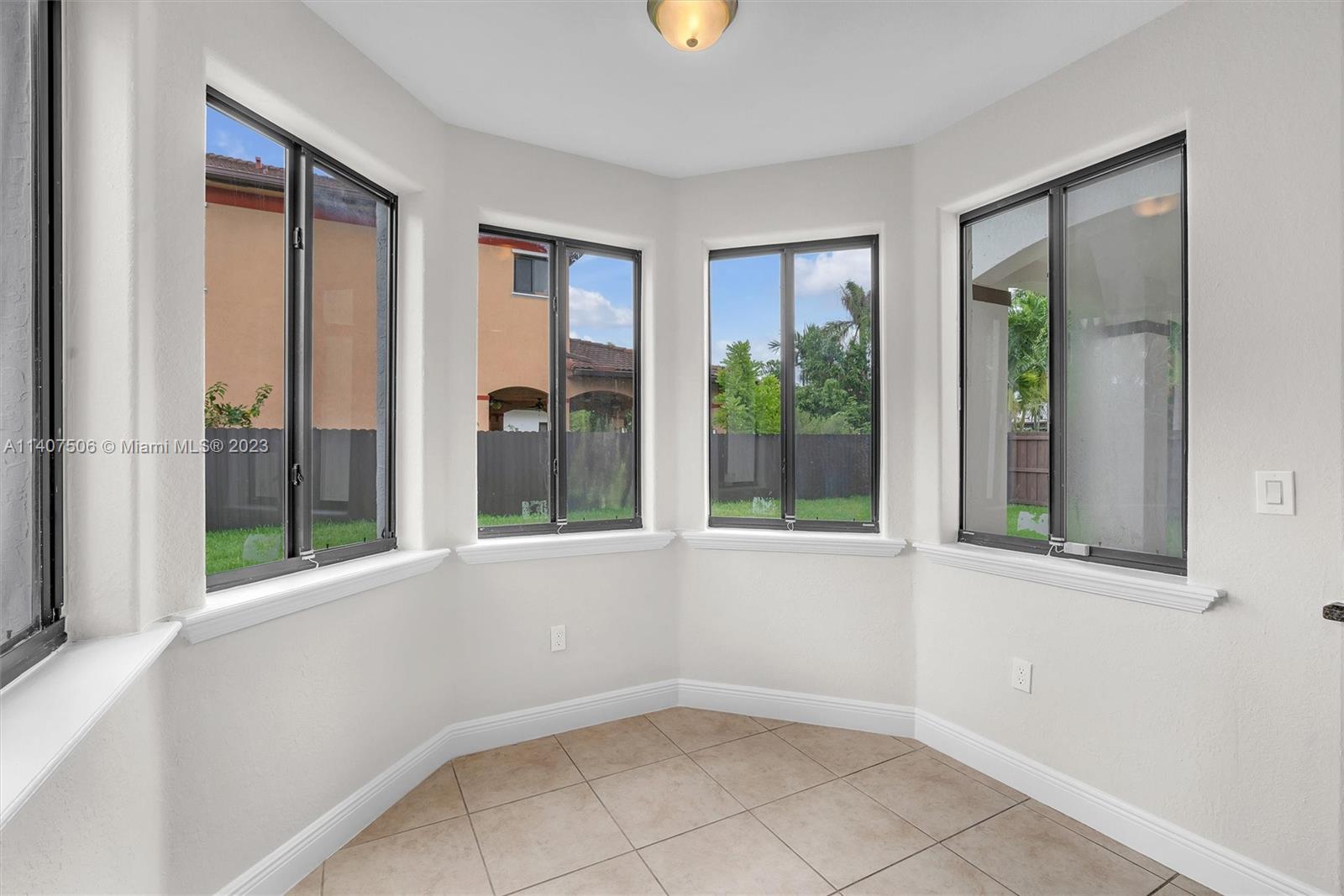 Listing Photo 16