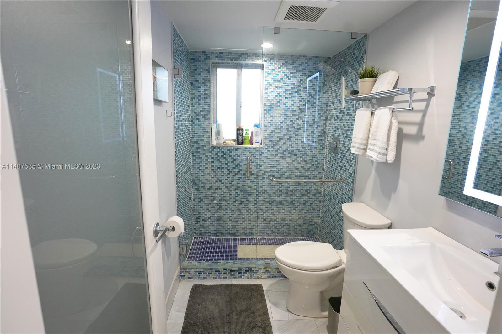 Photo 15 of River Run Condo Ph I Apt 504 in Miami - MLS A11407535