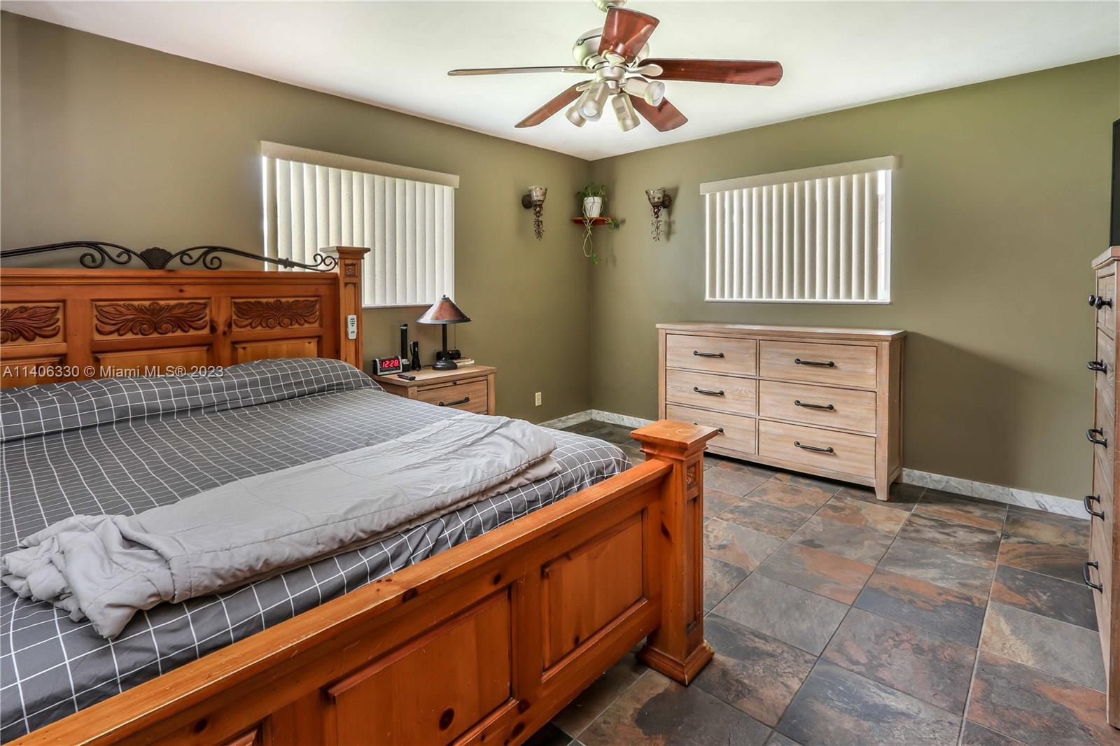 Listing Photo 33