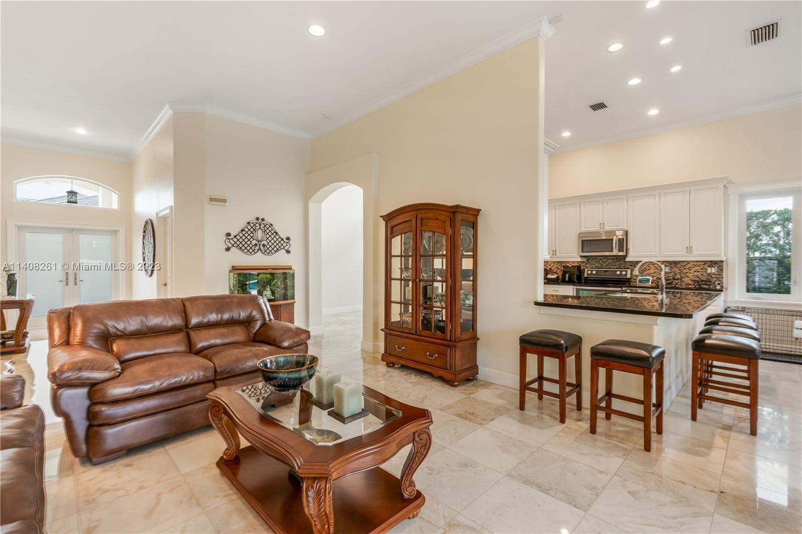 Listing Photo 12