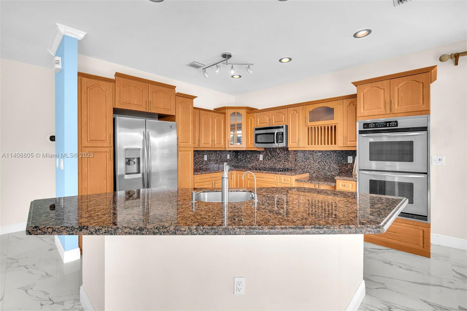 Listing Photo 10