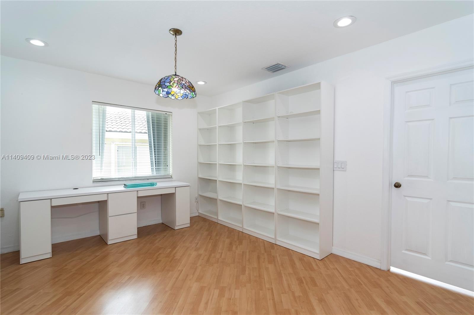 Listing Photo 14