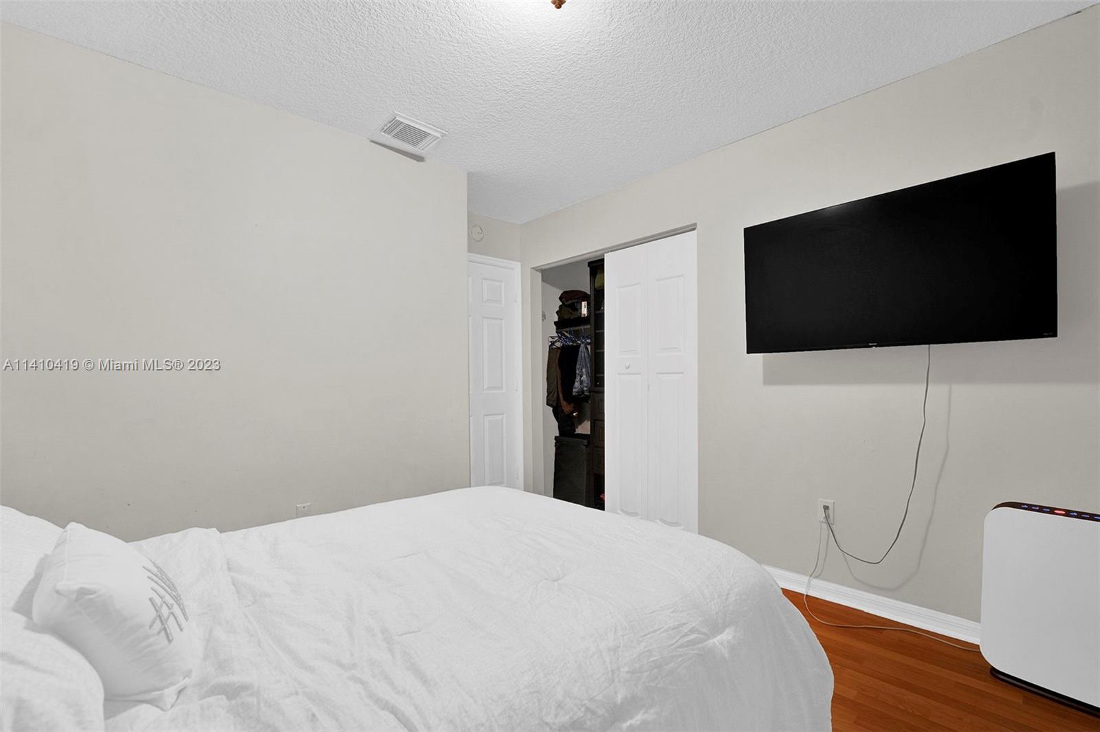 Listing Photo 24