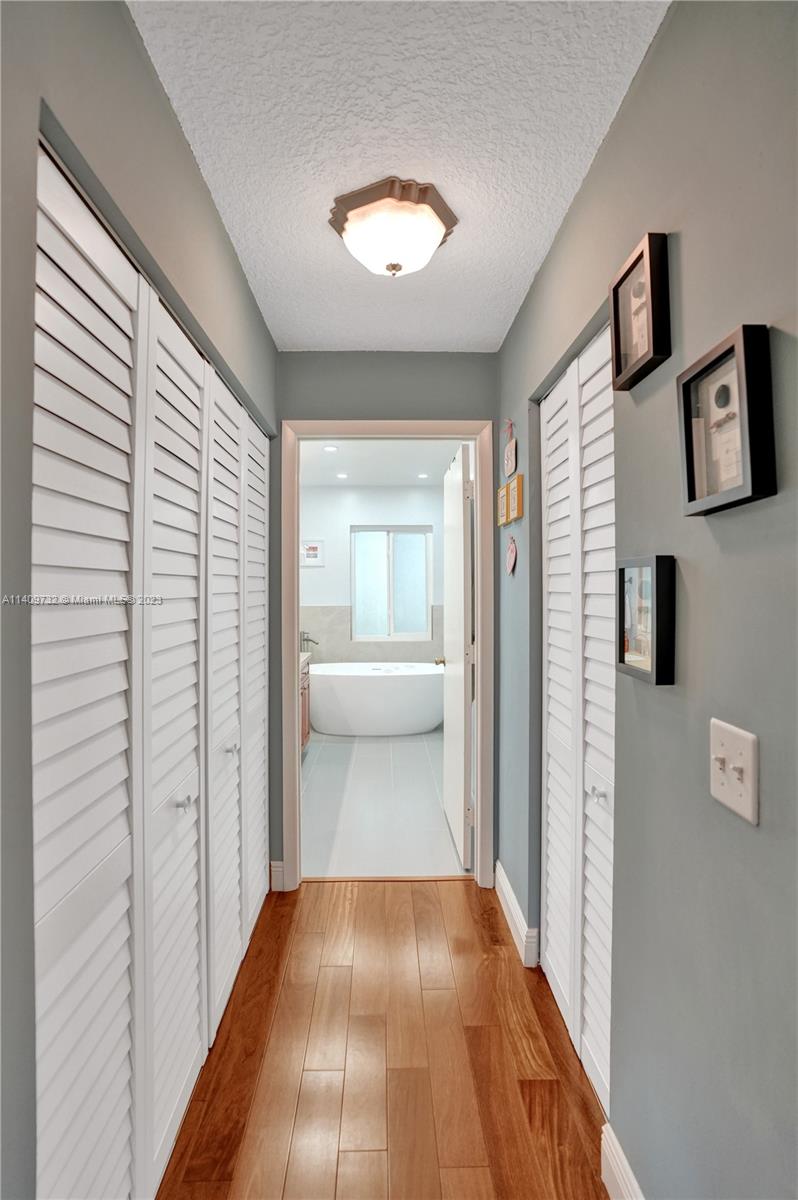 Listing Photo 14