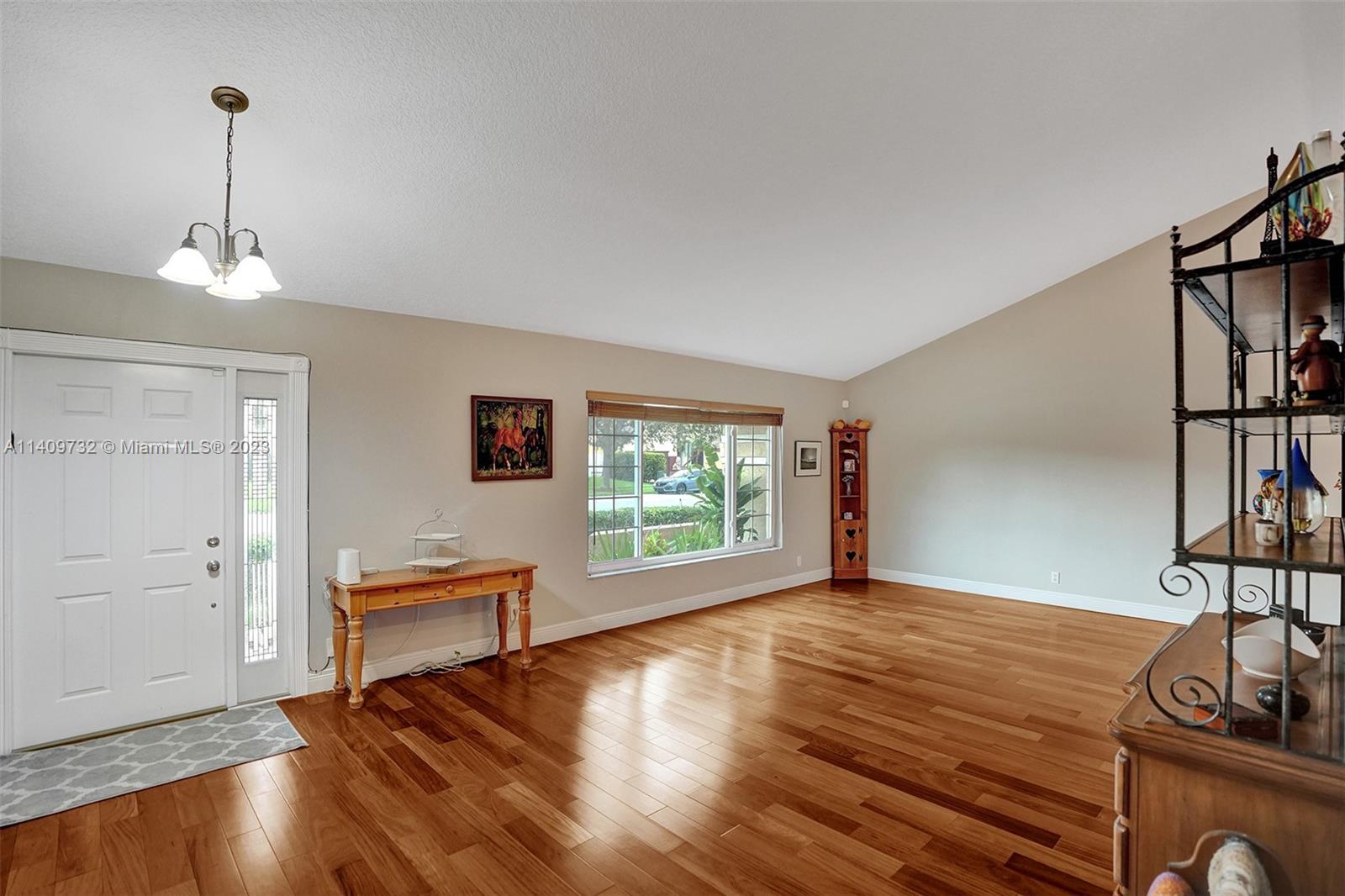 Listing Photo 7