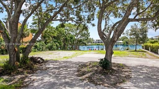 19170 Pinetree Dr, Tequesta, FL 33469