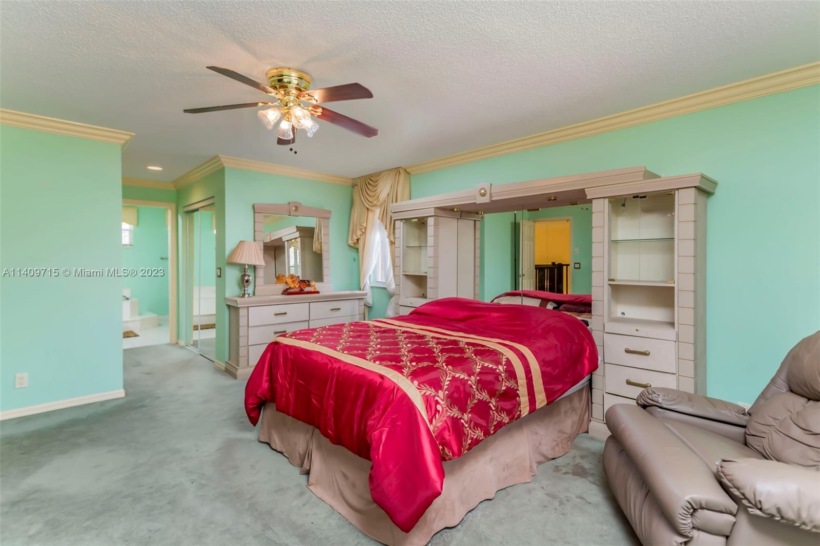 Listing Photo 10