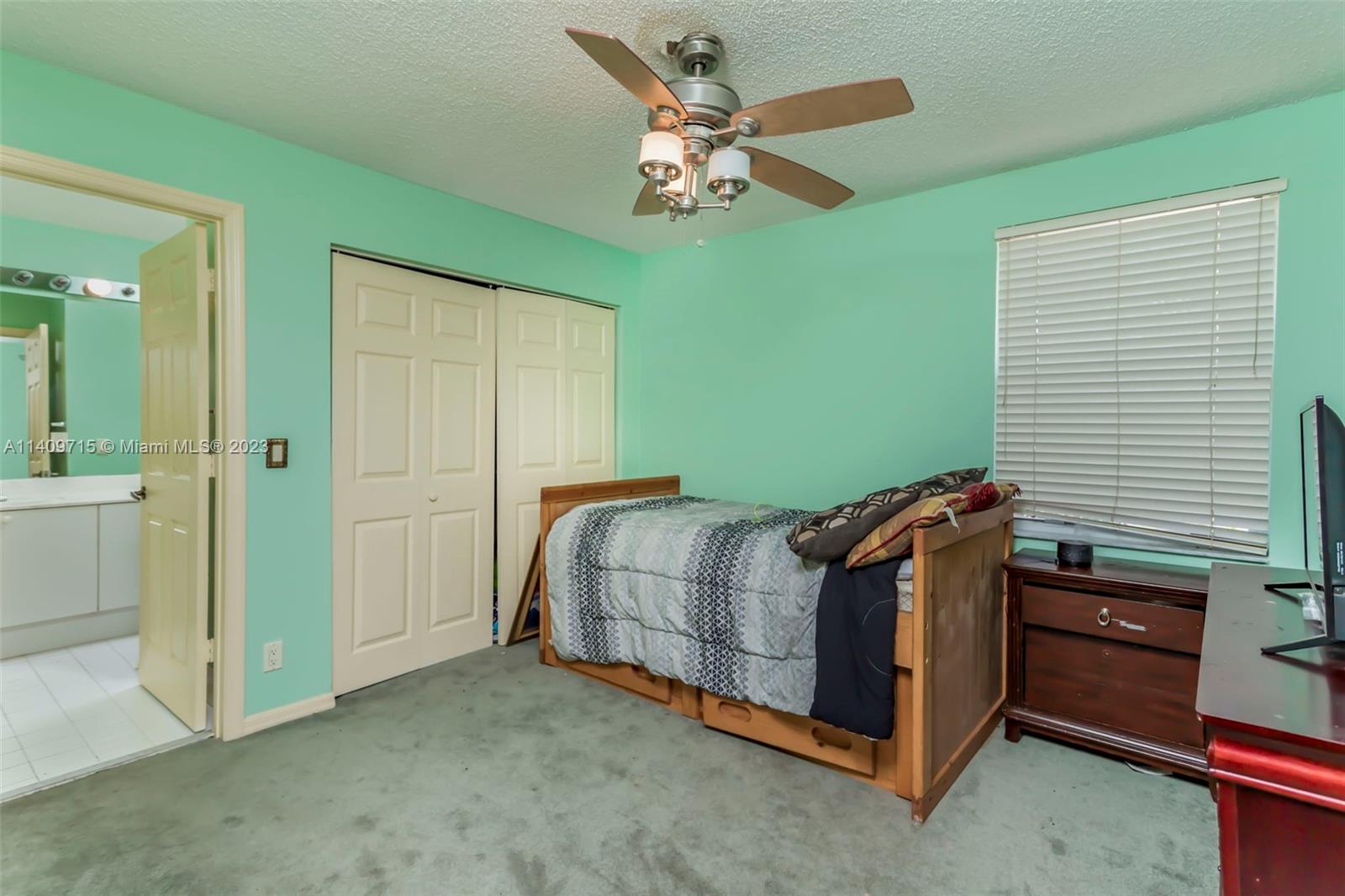 Listing Photo 8