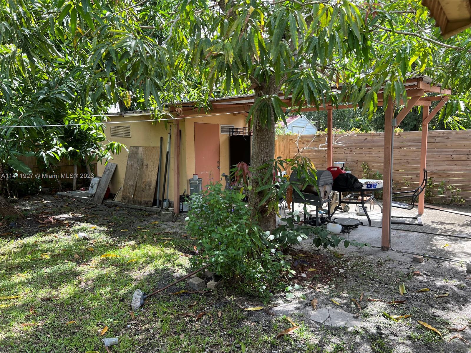 Listing Photo 12