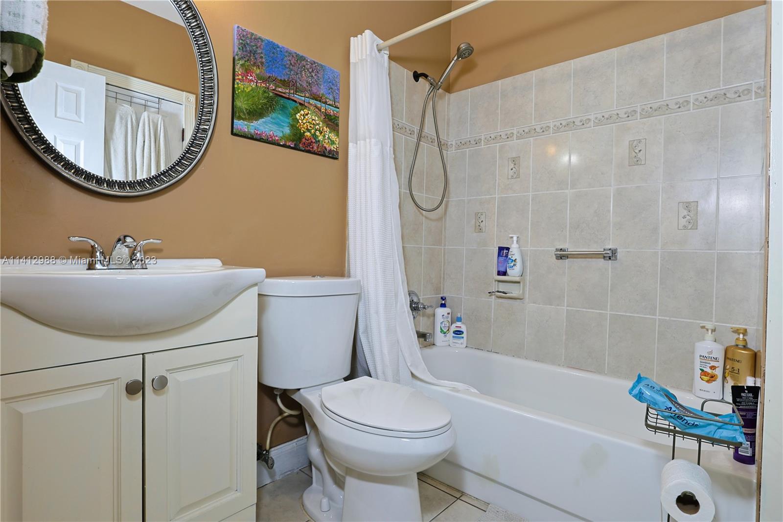 Listing Photo 8