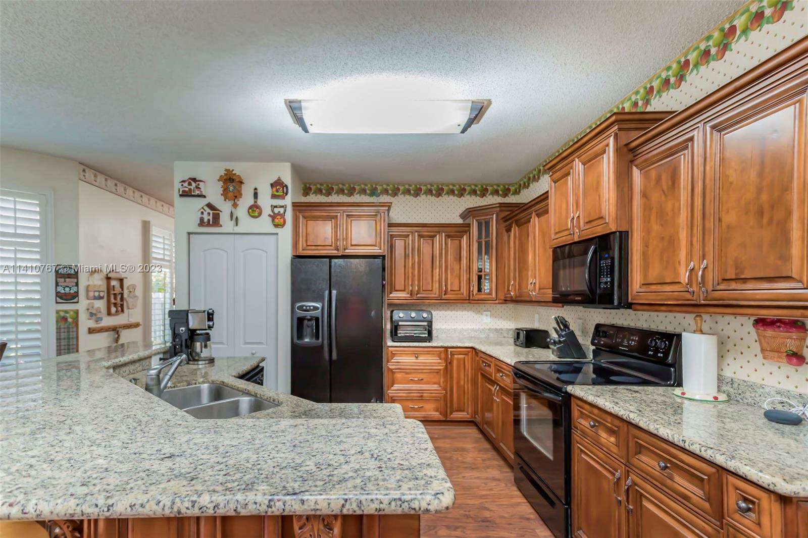 Listing Photo 8