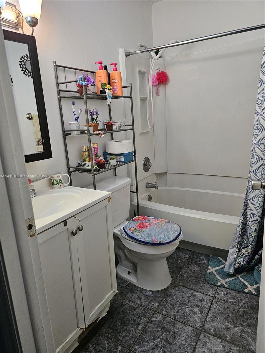 Listing Photo 9