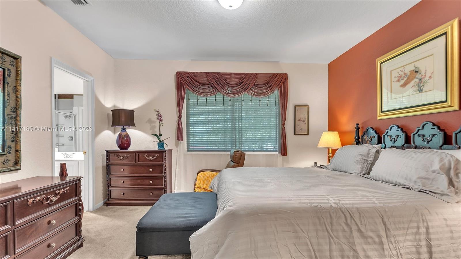 Listing Photo 11