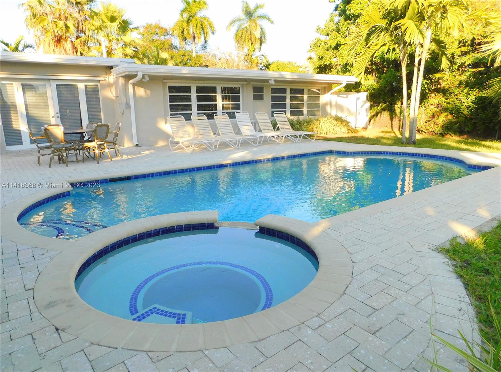 Photo 2 of 1170 Garfield St in Hollywood - MLS A11418368